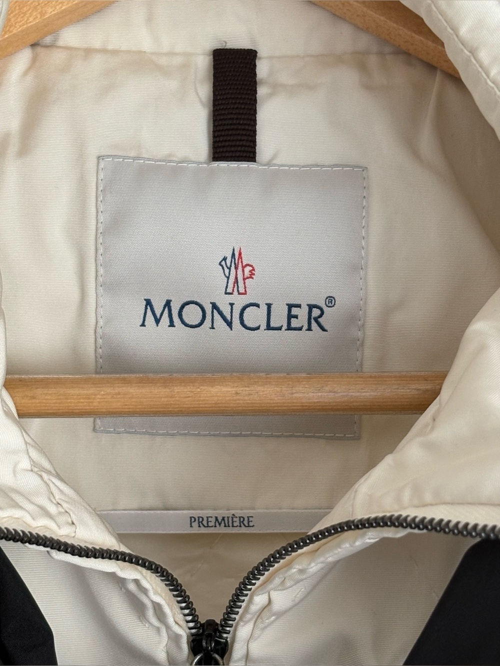 Vintage Moncler Première Rain Jacket with Black Scarf Accent, M (2) - Picture 4 of 16